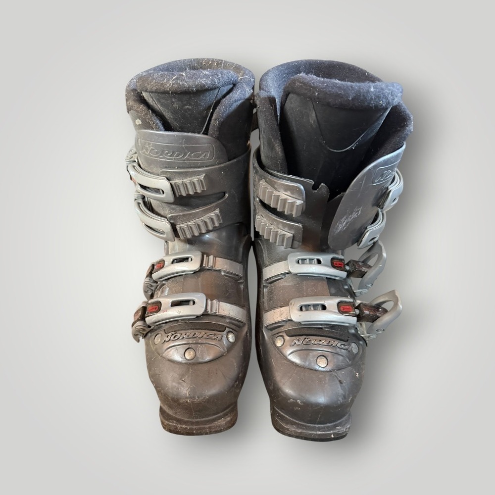 Nordica Ski Boots Men 24.0 Gray 4 Buckle Alpine Downhill Snow Sports Gear Winter